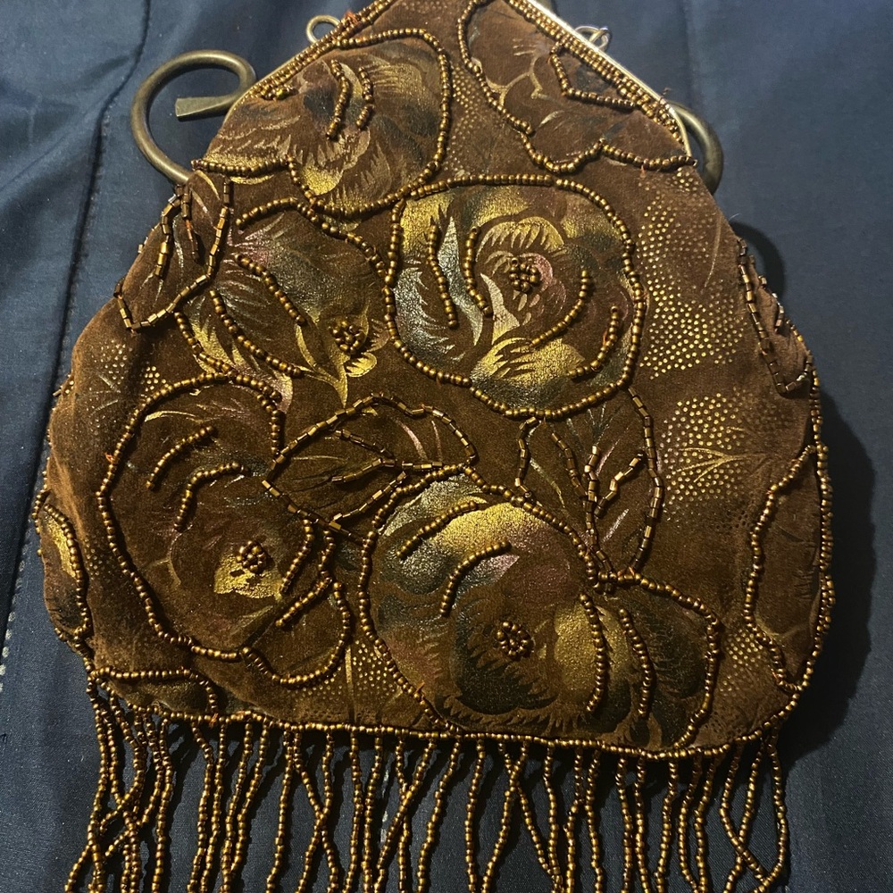 Elegant Gold Floral Evening Bag - Picture 5 of 8